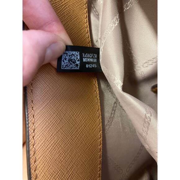 MICHAEL KORS, LARGE BROWN SAFFIANO LEATHER SHOULDER BAG - Picture 10 of 12